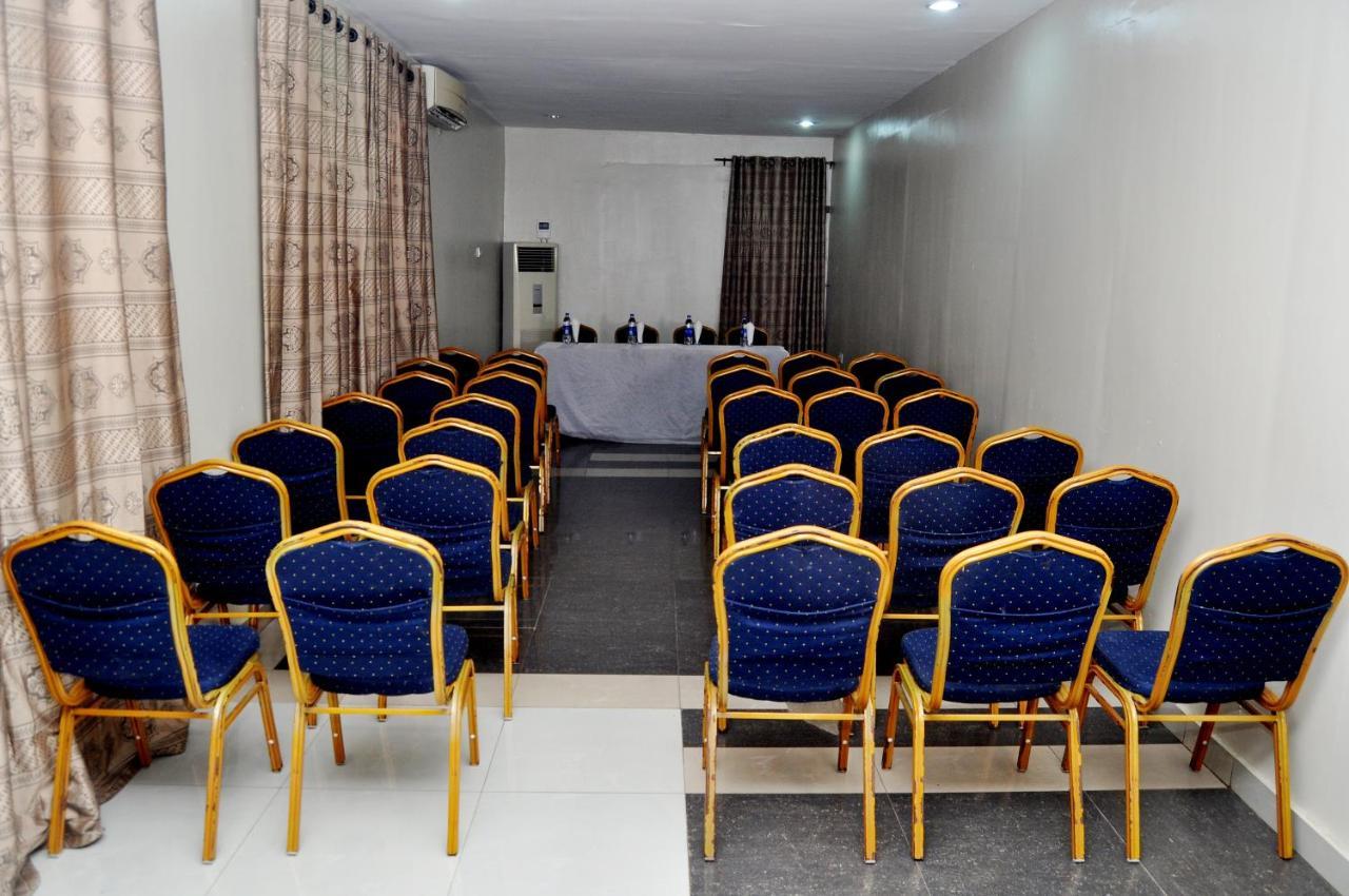 Primal Hotel Isaac John Gra Ikeja Exterior foto