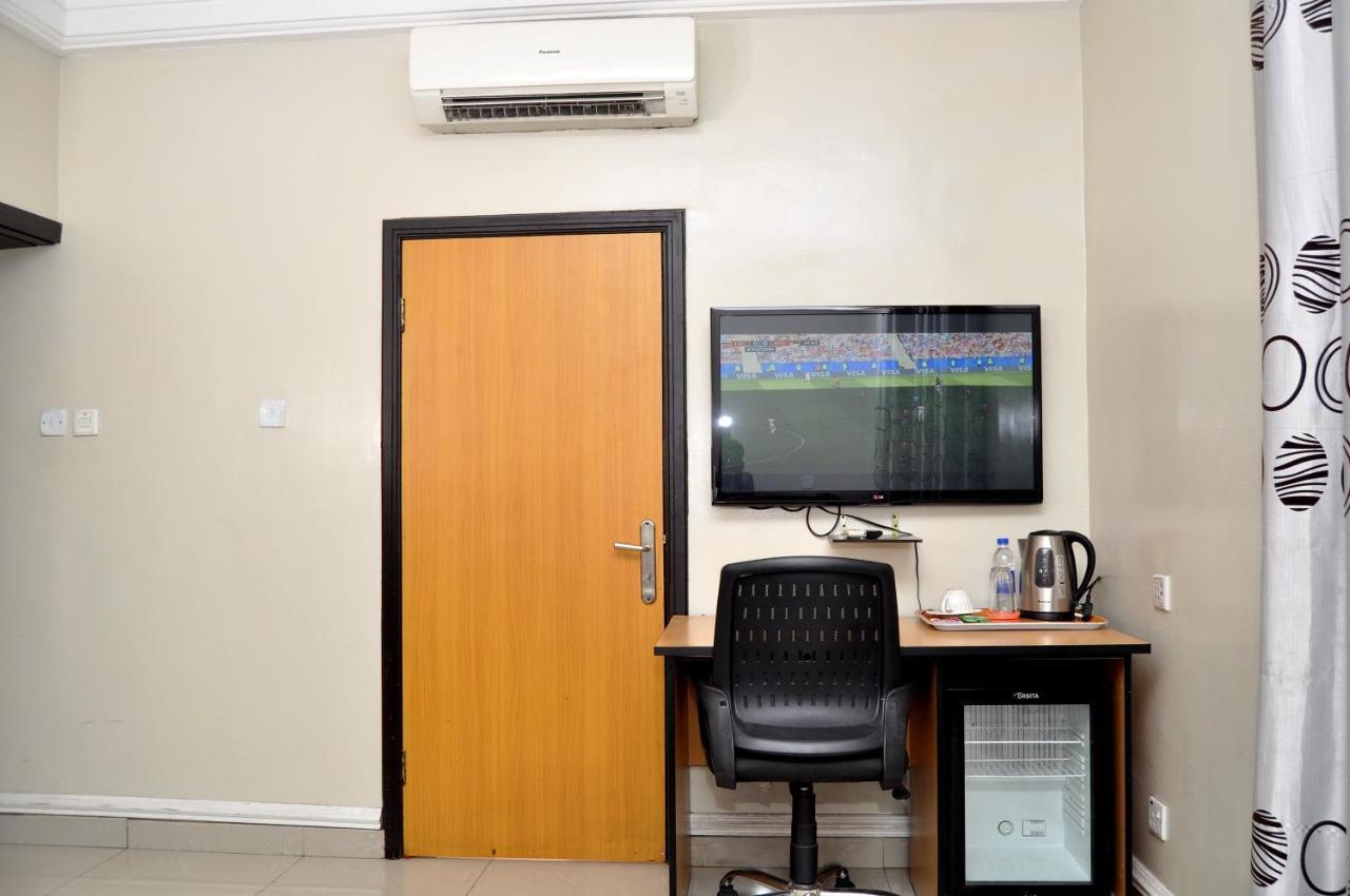 Primal Hotel Isaac John Gra Ikeja Exterior foto