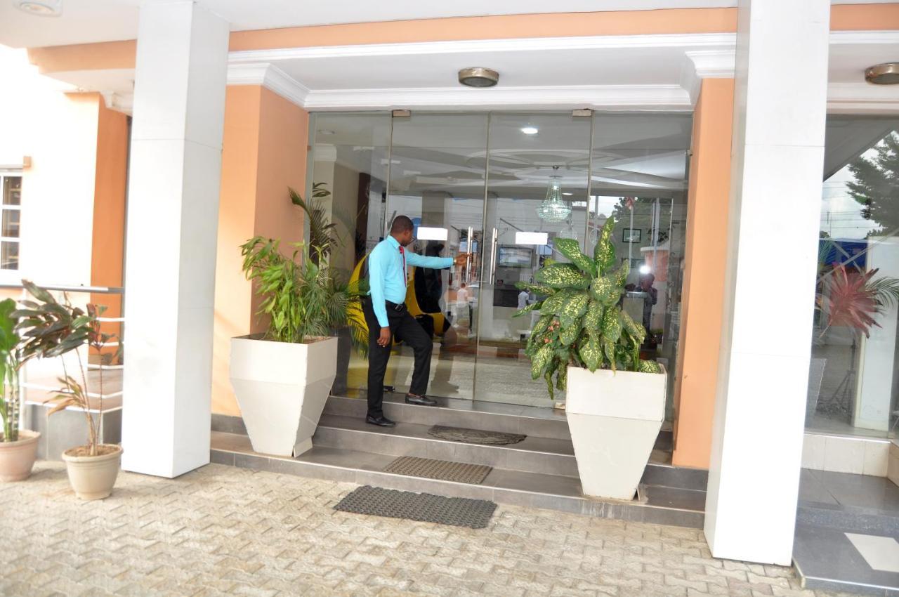 Primal Hotel Isaac John Gra Ikeja Exterior foto